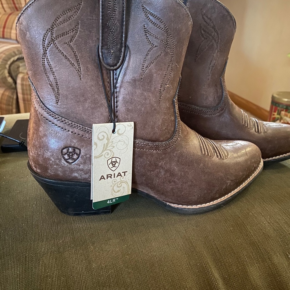 Ariat Women’s Boots “Darlin” Size 9